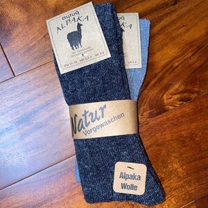 NWT Set of 2, Unisex US 5-8, Alpaca Wool Aytuq , Gray and Black Socks
